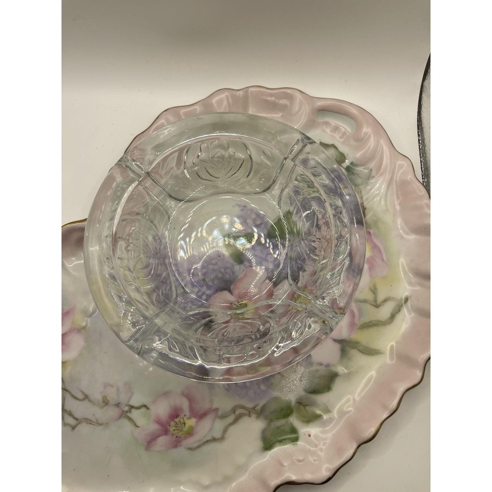 Vintage Clear pressed glass ashtray Floral‎ Design